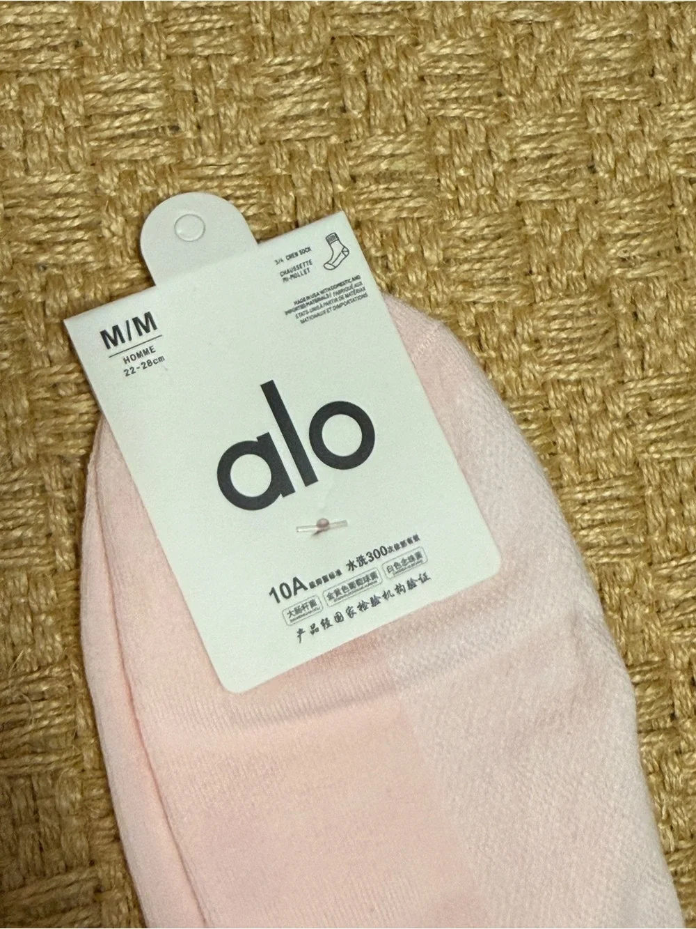 Alo Yoga Candy Heart Pink Quarter Crew Socks Unisex Size M NWT